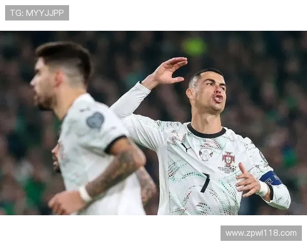 C罗与爱尔兰恩怨再起四年前挥手打人今肘击染红被罚下